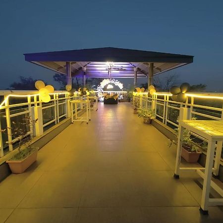 The Cliff Hotel Pune Exterior foto